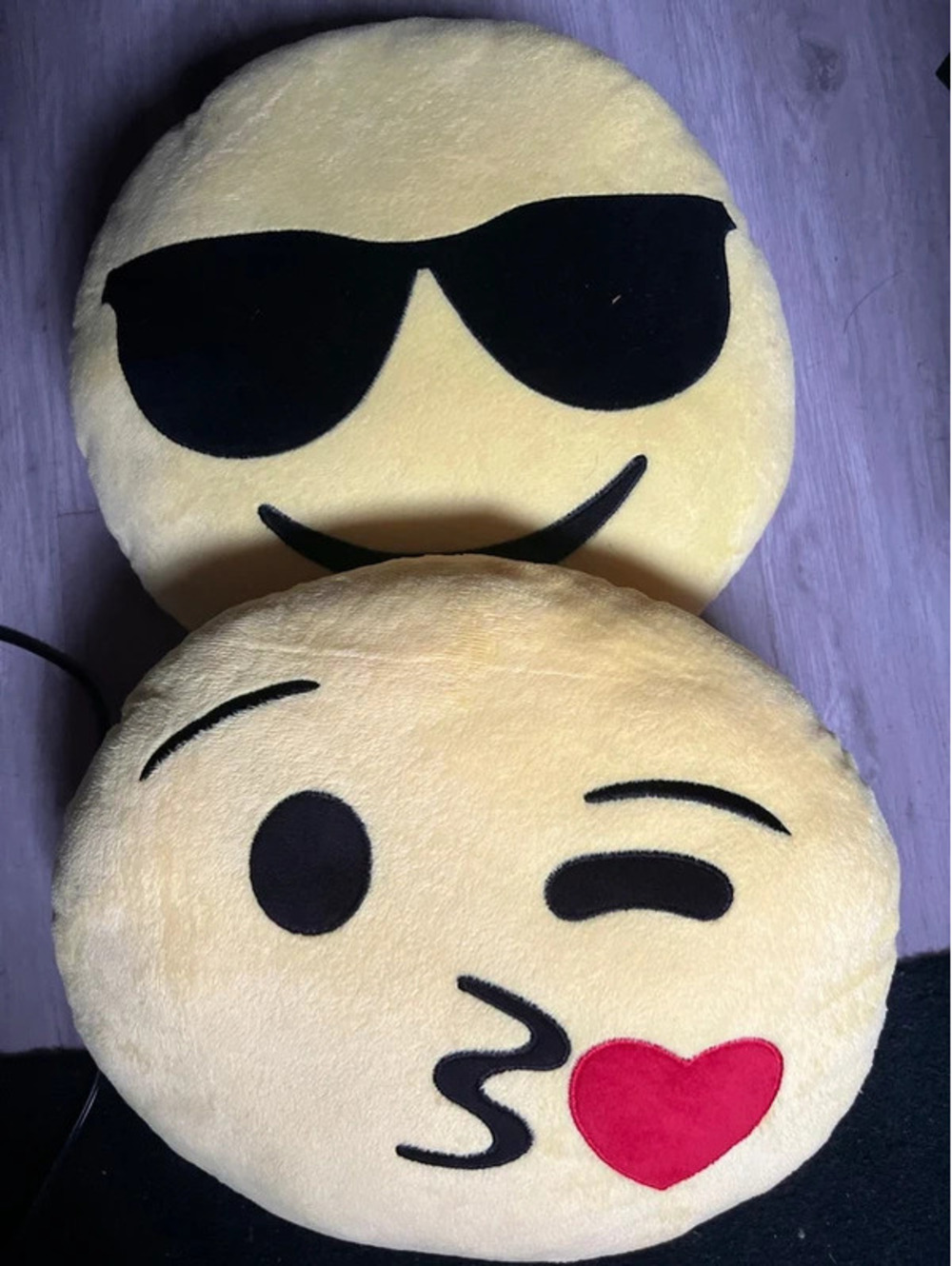 2 emoji pillow smilie face 11”
